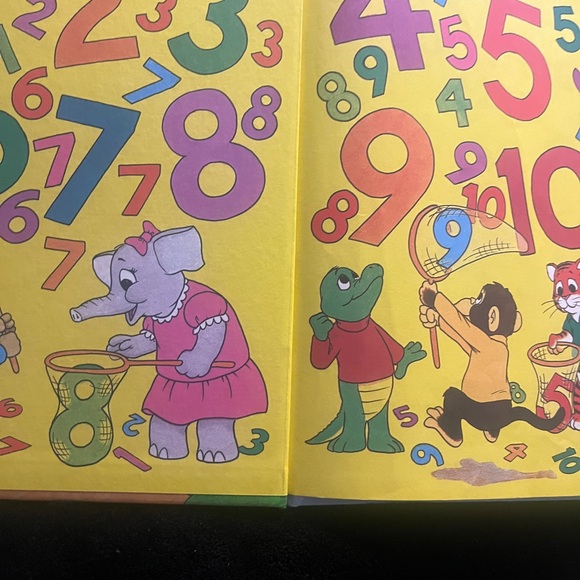 Counting 1•2•3 An Early Learner Book . Copyright 1993 - Picture 3 of 8